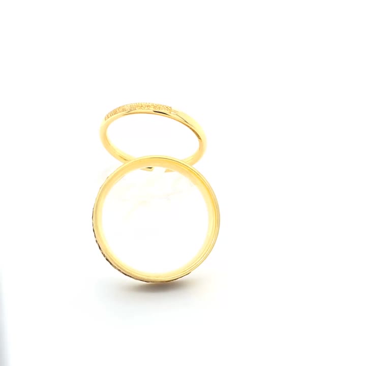 Finished ring made for an Oscar & Olivia customer, video 02