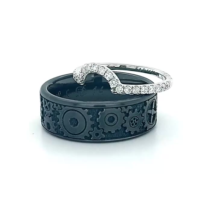 Finished ring made for an Oscar & Olivia customer, video 24